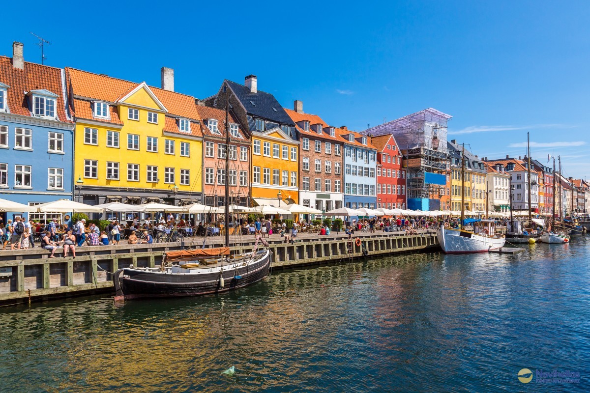 Κοπεγχάγη, Δανία Η Κοπεγχάγη είναι η πρωτεύουσα της Δανίας και βρίσκεται στο ανατολικό άκρο της χώρας. Το μεγαλύτερο τμήμα της είναι κτισμένο στο νησί Σγιέλαν ενώ ένα μικρότερο μέρος της βρίσκεται στο νησί Άμαερ. Στην περιοχή Κρίστιανσχάουν της ...