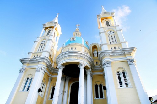 Ιλέους: Εκκλησία στην πόλη Ιλέους. Βραζιλία 